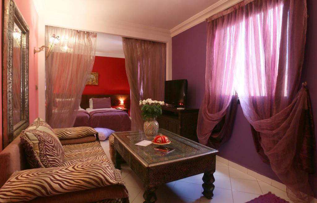 Hotel Tafoukt Marrakesh Bagian luar foto