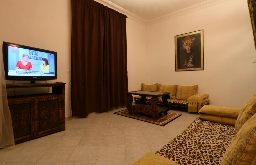 Hotel Tafoukt Marrakesh Bagian luar foto