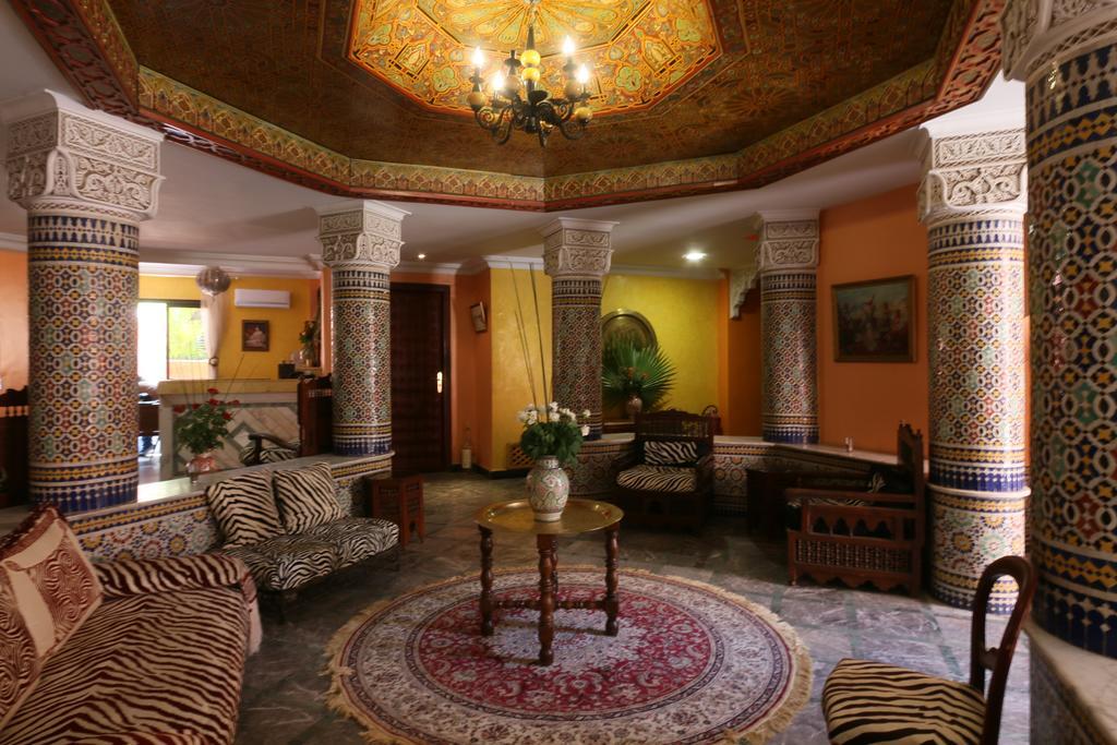 Hotel Tafoukt Marrakesh Bagian luar foto