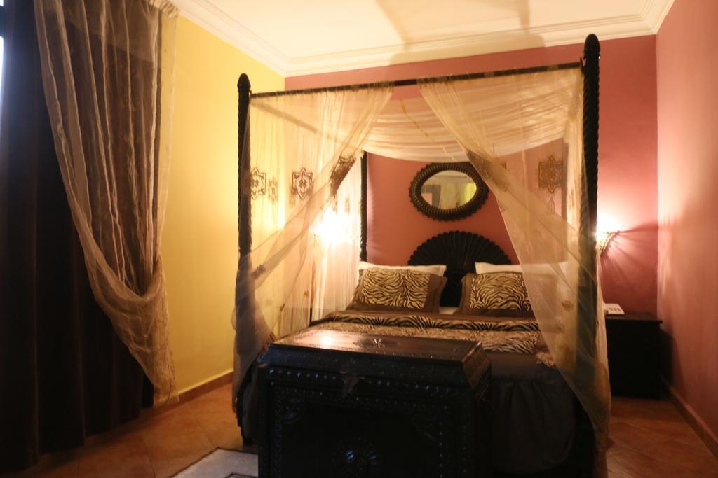 Hotel Tafoukt Marrakesh Bagian luar foto